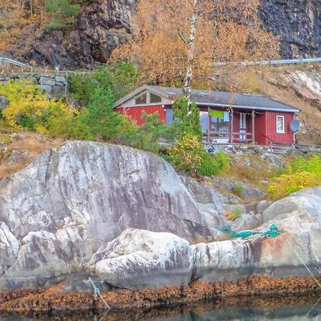 Beautiful Home In Vallavik With Kitchen Bu Exterior foto