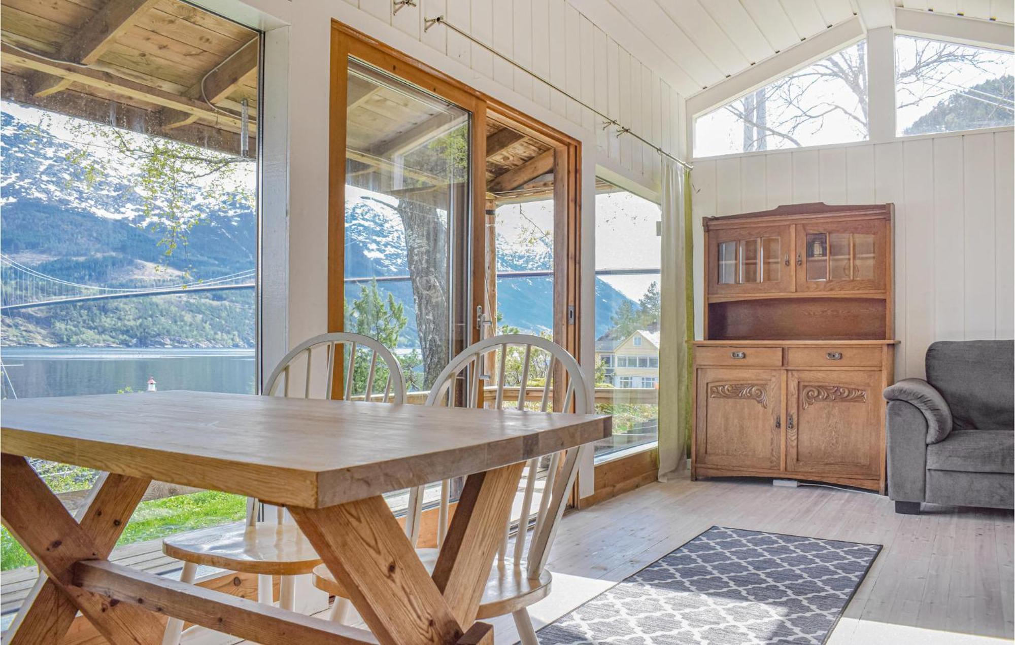 Beautiful Home In Vallavik With Kitchen Bu Exterior foto